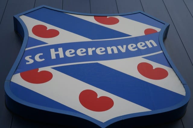 Van Persie verrast en zet Noppert weer op doel bij SC Heerenveen